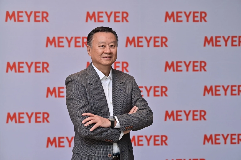 นายโจเซฟ โล 