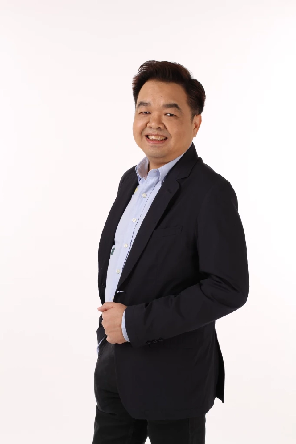 นายสุภัค หมื่นนิกร 