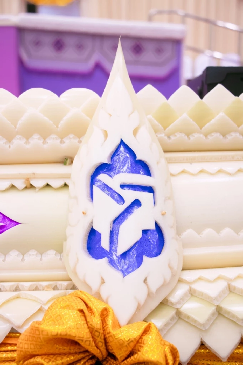 ศิลปะโนราและแทงหยวกสุดอลังการ ประดับพระแท่นพระราชทานปริญญาบัตร ม.ทักษิณ