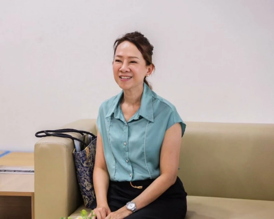 นางสาวเดือนเพ็ญ หอมนิยม  ผู้จัดการฝ่ายบัญชีและการเงิน บริษัท ซีทีเอส โลจิสติกส์ อินเตอร์เนชั่นแนล (ประเทศไทย) 