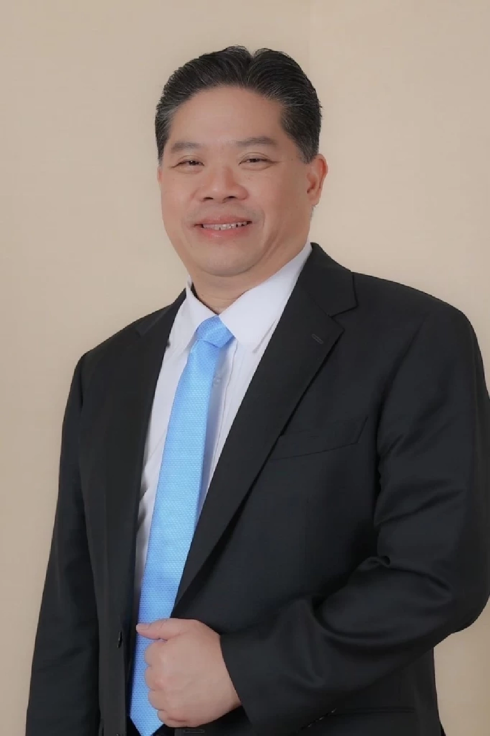 นายไตรรัตน์ วิริยะศิริกุล