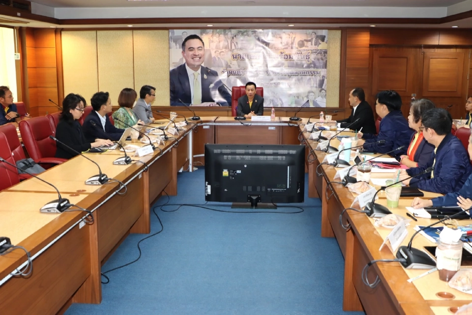 “เอกนัฏ” สั่งคุมเข้มแพลตฟอร์มออนไลน์ ลั่นขายสินค้าไร้มาตรฐานยึดใบจดแจ้ง