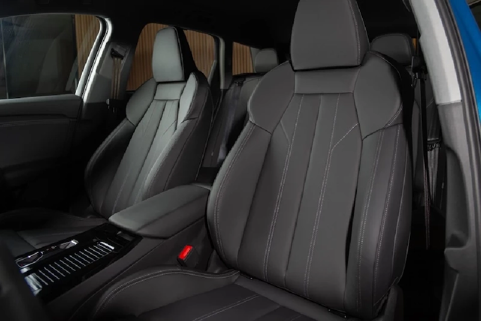 Audi Q6 e-tron ราคา 4,699,000 บาท