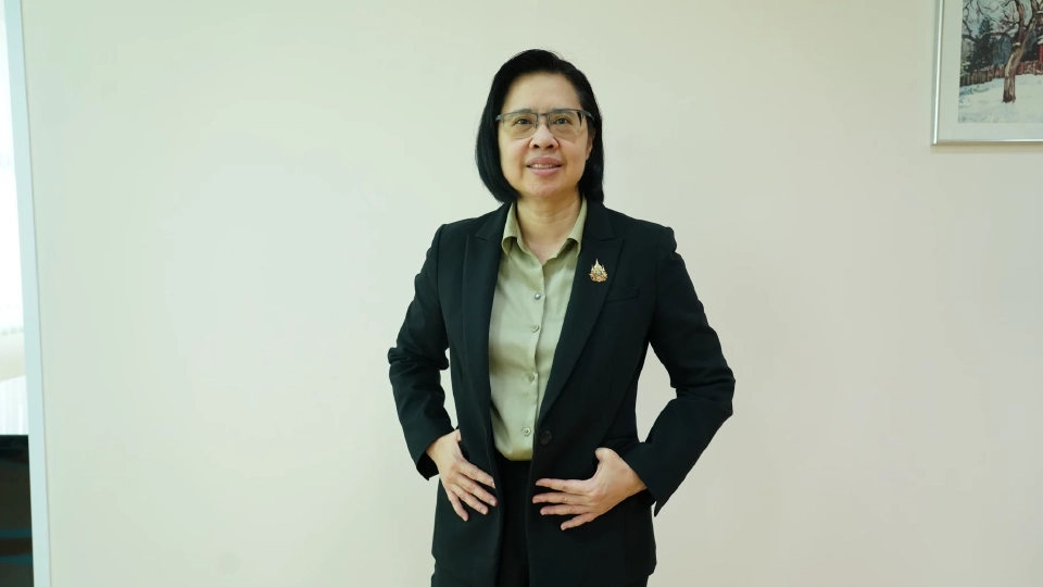 นางสาวอ้อนฟ้า เวชชชีวะ เลขาธิการคณะกรรมการพัฒนาระบบราชการ (ก.พ.ร.)