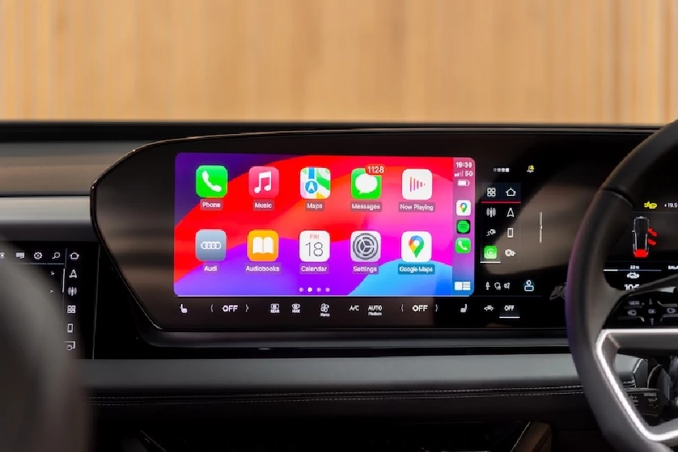 Audi Q6 e-tron ราคา 4,699,000 บาท