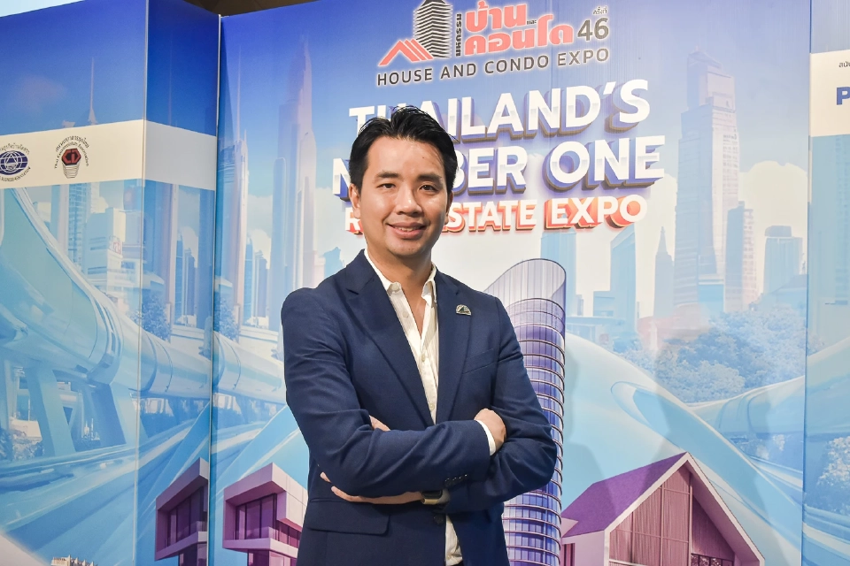 นายถิรชนม์ ธเนศเดชสุนทร