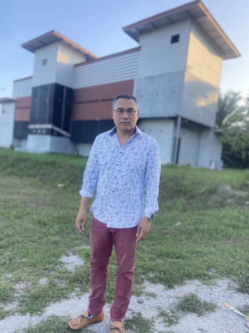 ผอ.โรงเรียนฯเจียดวันหยุด สร้างบ้านนกนางแอ่น หวังมีรายได้เสริมหลังเกษียณ