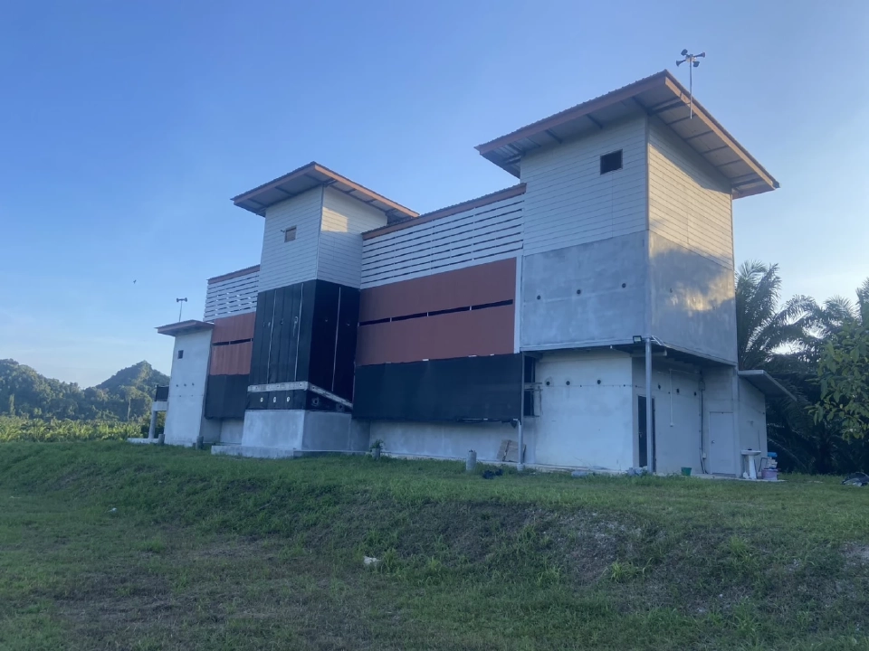 ผอ.โรงเรียนฯเจียดวันหยุด สร้างบ้านนกนางแอ่น หวังมีรายได้เสริมหลังเกษียณ