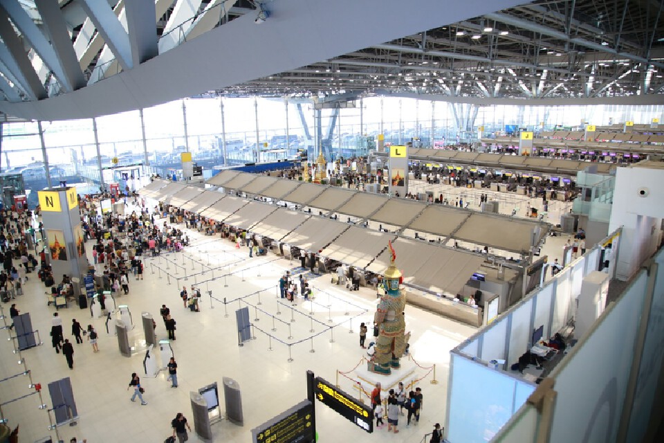 เทศกาลปีใหม่ 2568 จอดรถฟรีสนามบินสุวรรณภูมิ คาดผู้โดยสารวันละ 2 แสนคน
