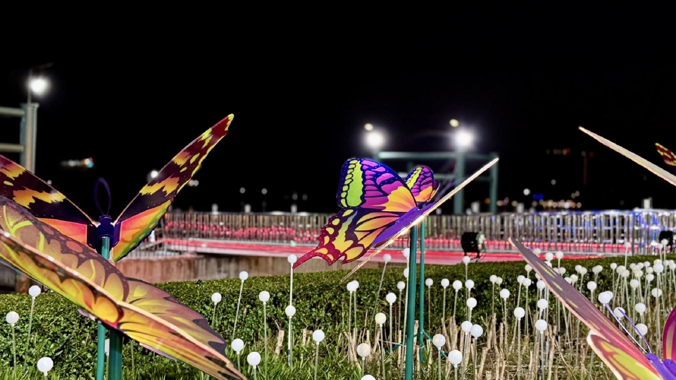 เทอร์มินอล21 พระราม3 จุดประกายความสุขต้อนรับปี 2025 ด้วยแสงสีริมแม่น้ำ