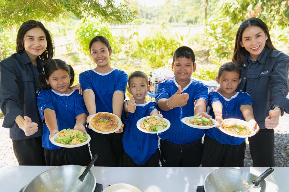 กัลฟ์ ชวนน้องทัวร์แปลงนาสาธิตโรงไฟฟ้าหนองแซง เรียนรู้วิถีเกษตรอินทรีย์