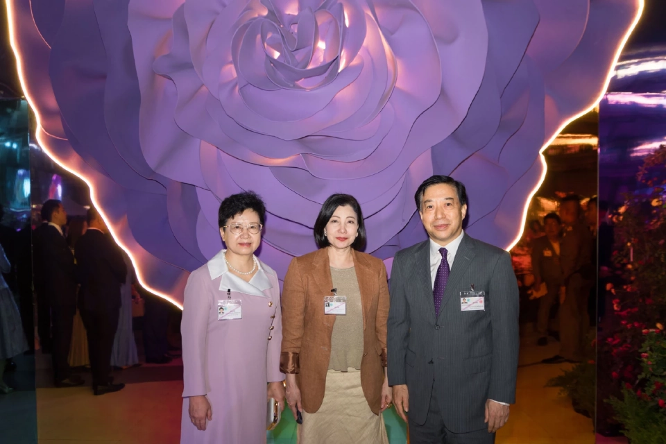 กรมสมเด็จพระเทพฯ เสด็จพระราชดำเนินทอดพระเนตรการจัดแสดงกุหลาบกว่า 260 สายพันธุ์ ในงาน 'กุหลาบรวมน้ำใจ เทิดไท้องค์ราชัน'