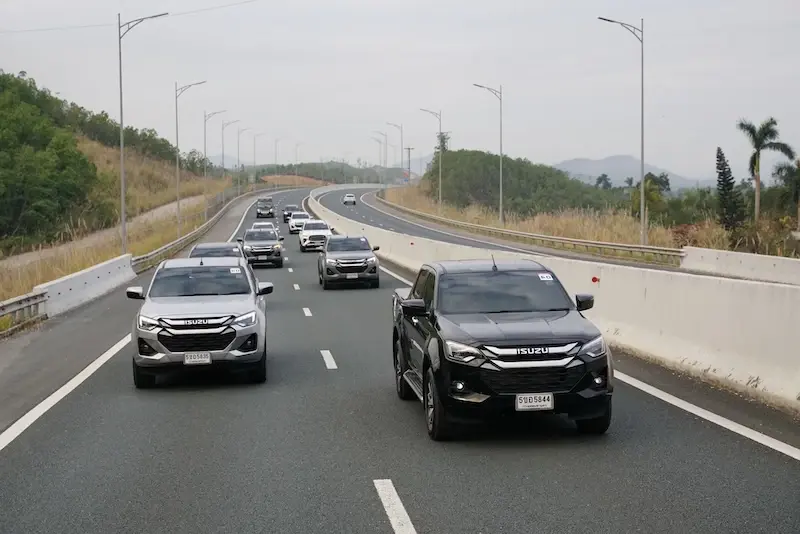 รีวิว อีซูซุ ดีแมคซ์ 2.2 Ddi MAXFORCE เครื่องยนต์ใหม่ ตะลุยไกลถึงเวียดนาม