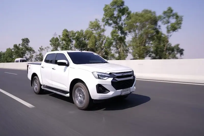 รีวิว อีซูซุ ดีแมคซ์ 2.2 Ddi MAXFORCE เครื่องยนต์ใหม่ ตะลุยไกลถึงเวียดนาม