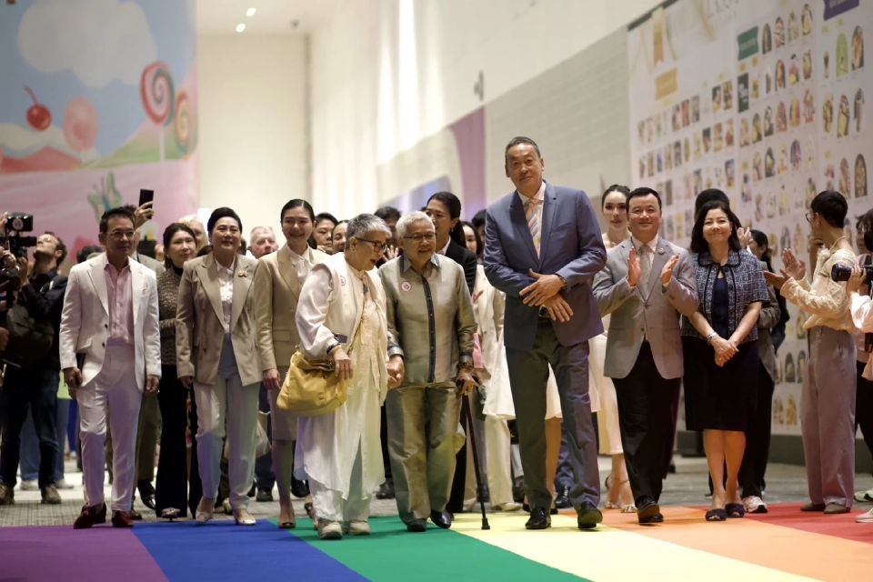 สยามพิวรรธน์ จัดใหญ่ เฉลิมฉลองงานจดทะเบียน "สมรสเท่าเทียม"