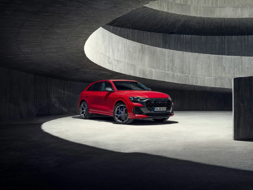 “Audi RS Q8 performance”