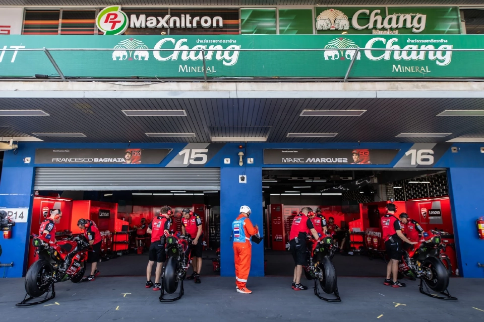 บรรยากาศวันแรกโมโตจีพี 2025