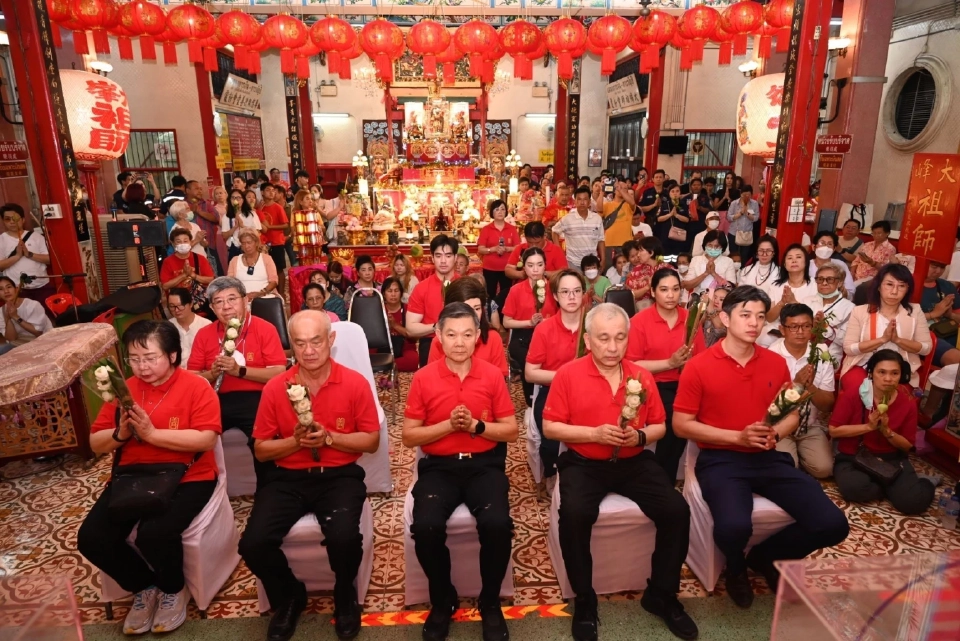 มูลนิธิป่อเต็กตึ๊งจัดพิธีเวียนธูปศักดิ์สิทธิ์ เนื่องในเทศกาลตรุษจีน 2568