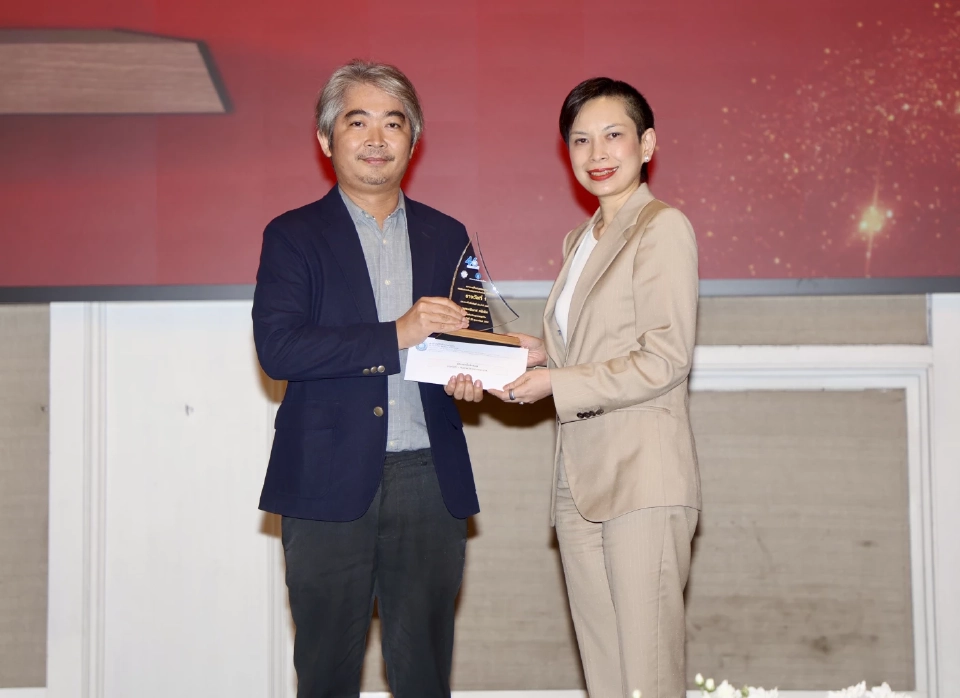 "ฐานเศรษฐกิจ-กรุงเทพธุรกิจ" คว้า 4 รางวัลป๋วย อึ๊งภากรณ์