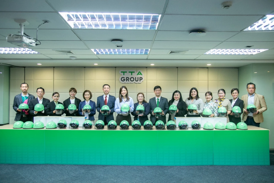 TTA ส่งมอบหมวกกันน็อก 961 ใบ ให้แก่โรงเรียนในสังกัดกรุงเทพมหานคร