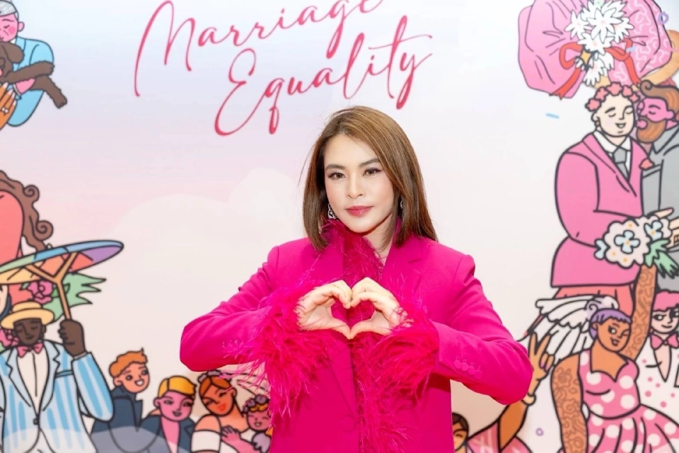 วิวาห์ไร้พรมแดน! เชียงใหม่จัดสมรส LGBTQ+ บนหลังช้าง