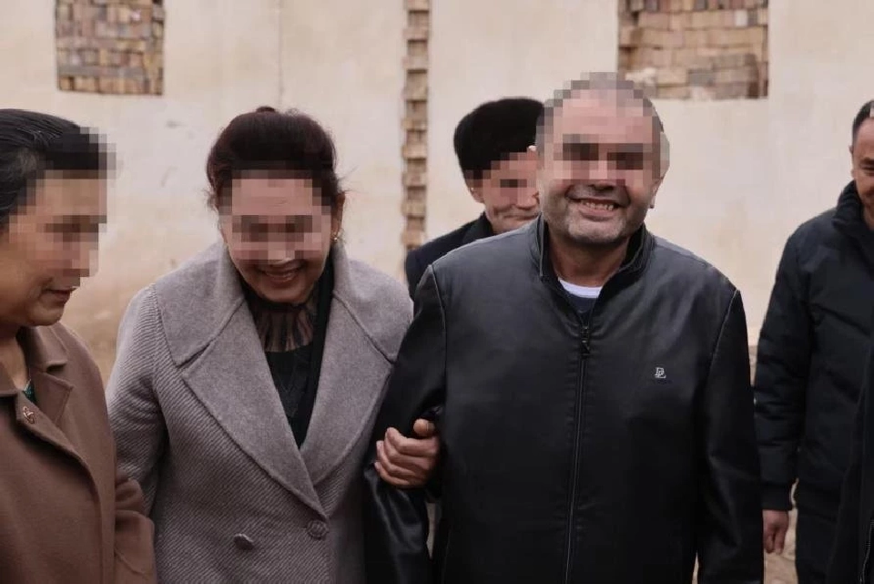 จีนเผยภาพชุดที่ 2 ผู้อพยพถูกส่งตัวจากไทย กลับบ้านในรอบกว่า 10 ปี