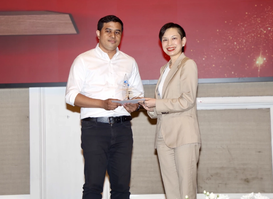 "ฐานเศรษฐกิจ-กรุงเทพธุรกิจ" คว้า 4 รางวัลป๋วย อึ๊งภากรณ์