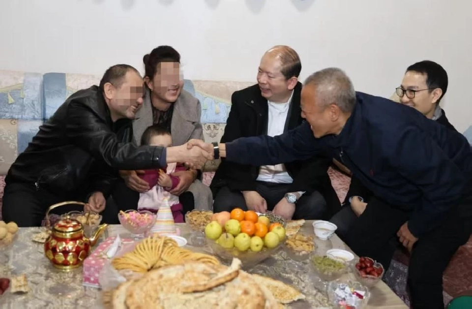 จีนเผยภาพชุดที่ 2 ผู้อพยพถูกส่งตัวจากไทย กลับบ้านในรอบกว่า 10 ปี