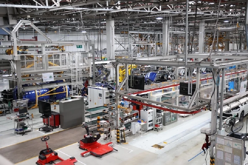 โรงงาน BMW จ.ระยอง ประกอบโฉมใหม่ X3-MINI Countryman เตรียมเปิดไลน์ EV