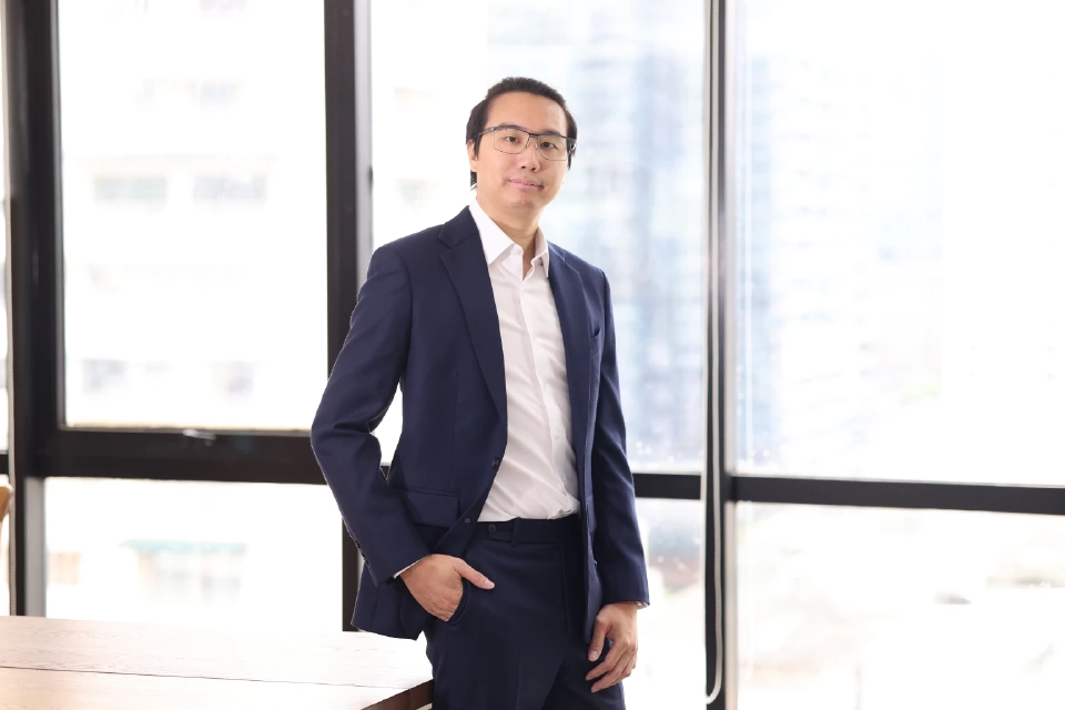 นายวิธาน มีนาภินันท์ ผู้ก่อตั้ง Investic 