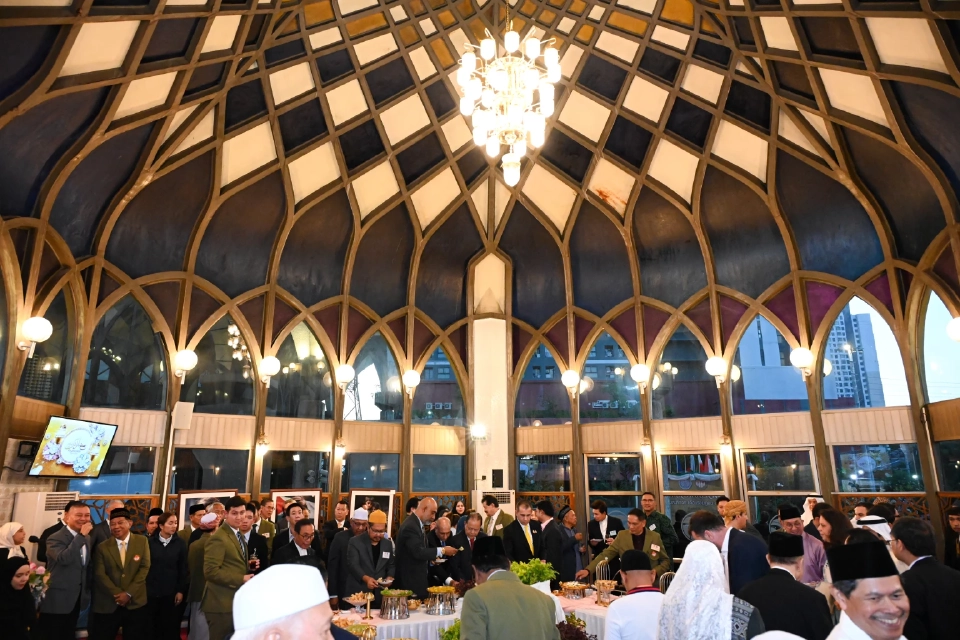 บัวแก้ว-ศูนย์กลางอิสลาม เจ้าภาพร่วม เลี้ยงละศีลอดทูตมุสลิม 20 ประเทศ