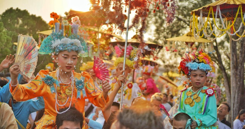 ประเพณีปอยส่างลอง