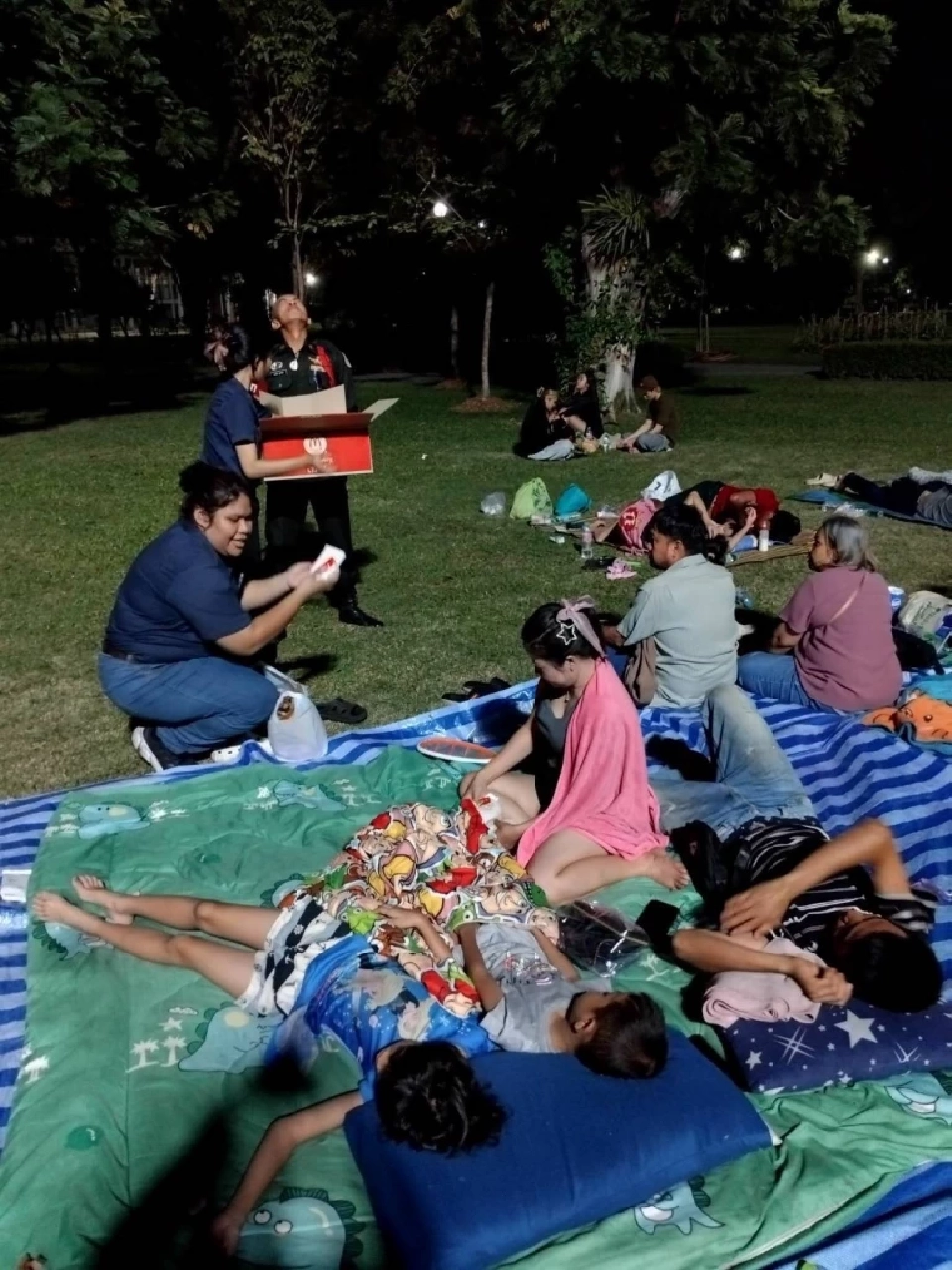 แมคโดนัลด์ ส่งเบอร์เกอร์-น้ำดื่ม ช่วยผู้ประสบภัยแผ่นดินไหว