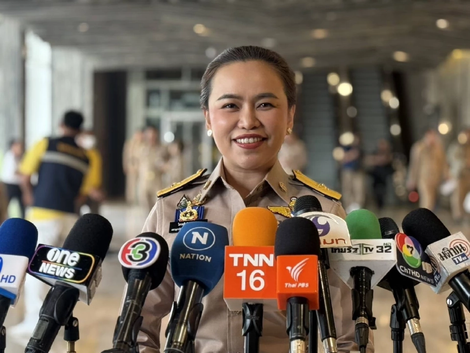 นางสาวไตรศุลี  ไตรสรณกุล เลขานุการรัฐมนตรีว่าการกระทรวงมหาดไทย