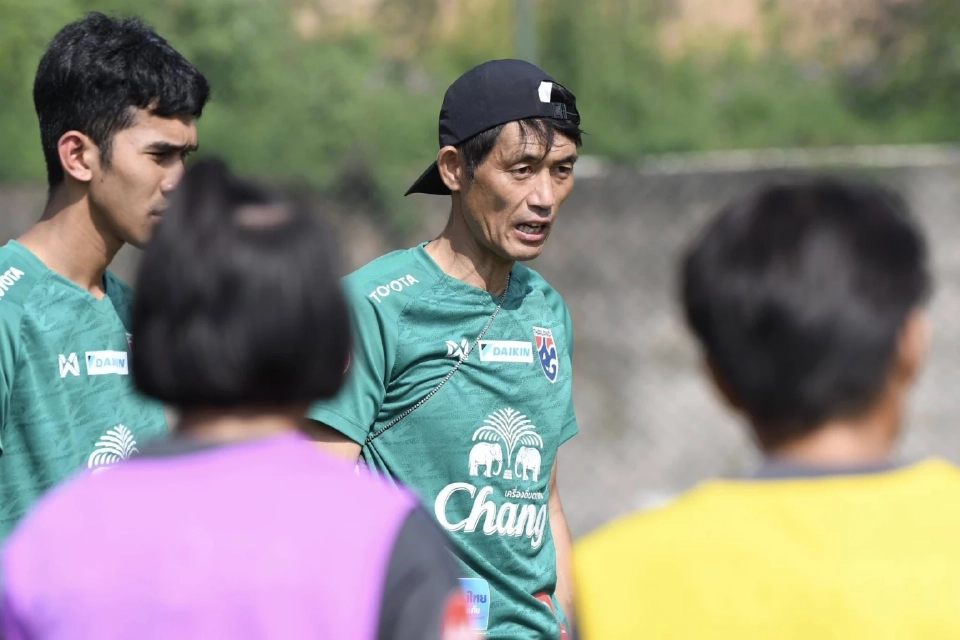 ฟูโตชิ อิเคดะ หัวหน้าผู้ฝึกสอน ฟุตบอลหญิงทีมชาติไทย 