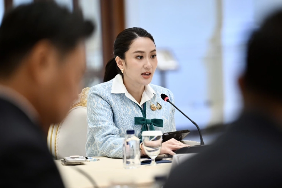 นายกฯ ไม่ปลื้มท่องเที่ยววูบ ตั้งเป้ารายได้ต่างชาติปีนี้แตะ 2 ล้านล้าน