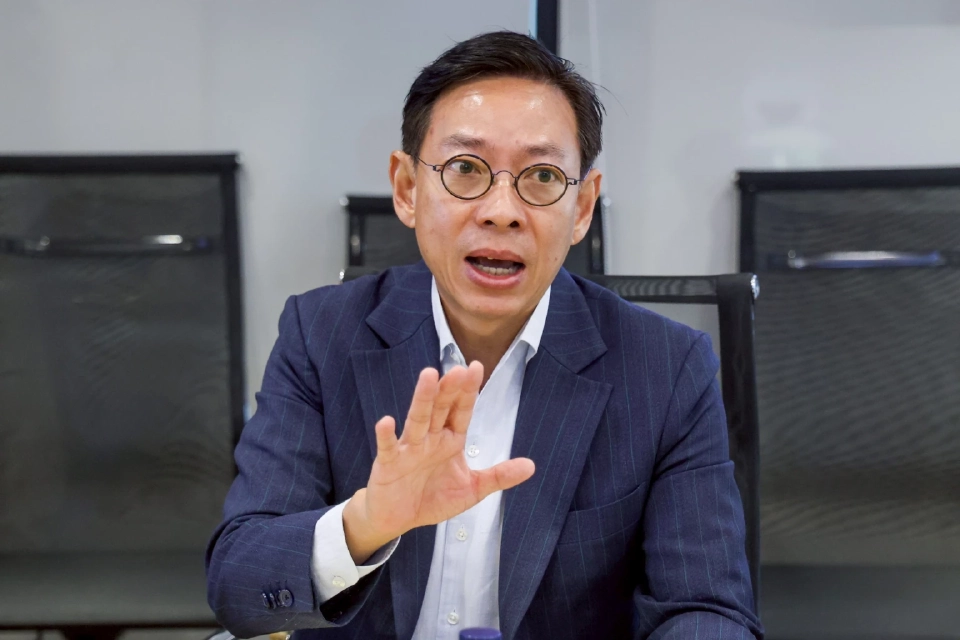 สุพรรณ เศษธะพานิช 