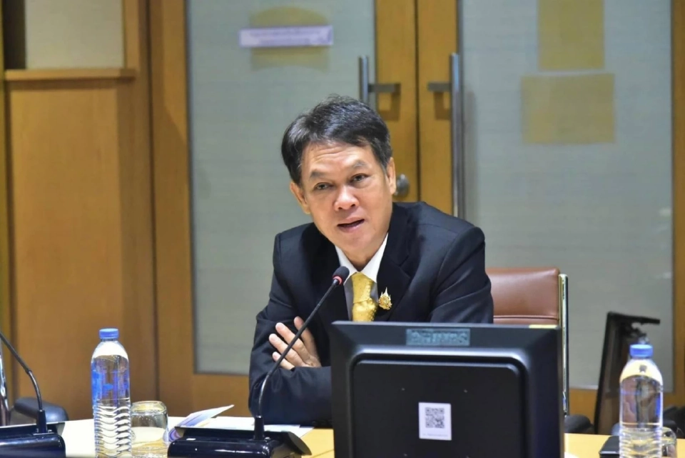 นายเอกภาพ พลซื่อ โฆษกกระทรวงเกษตรและสหกรณ์