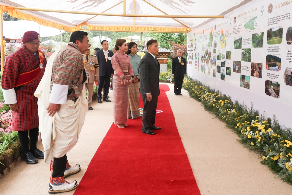 "ในหลวง-พระราชินี" เสด็จฯ โครงการหลวงเดเชน โชลิง ประเทศภูฏาน