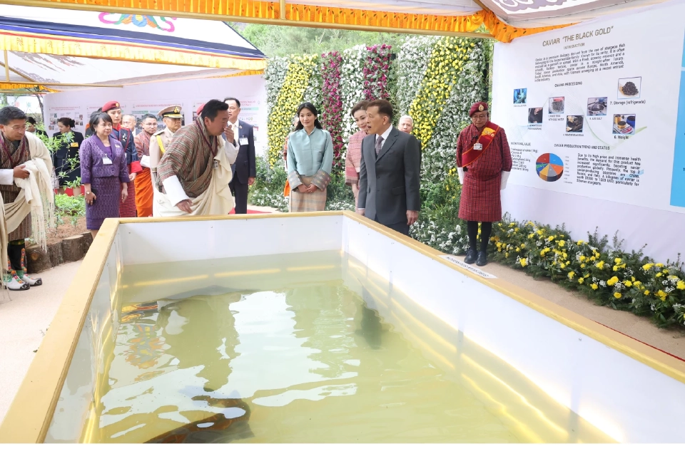 "ในหลวง-พระราชินี" เสด็จฯ โครงการหลวงเดเชน โชลิง ประเทศภูฏาน