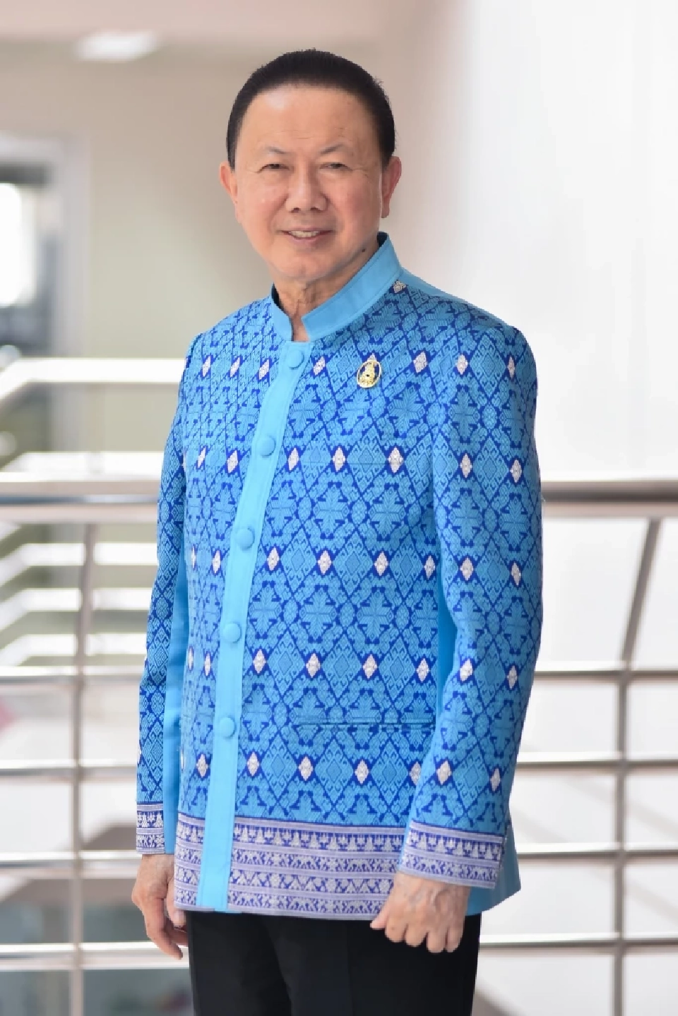 สนั่น  อังอุบลกุล ประธานอาวุโส หอการค้าไทย และประธานกรรมการสภาหอการค้าแห่งประเทศไทย 