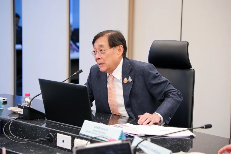 นายพิชัย ชุณหวชิร รองนายกรัฐมนตรี และรัฐมนตรีว่าการกระทรวงการคลัง