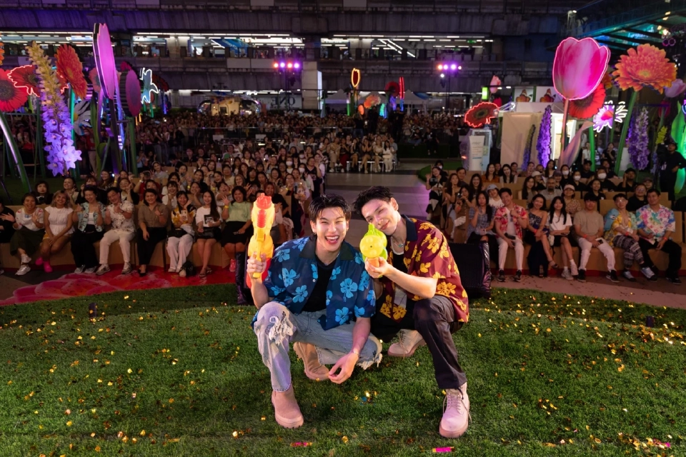 สยามพารากอน ฉลองมหาสงกรานต์สุดอลังการ ตื่นตาอิมพอร์ตโชว์ระดับโลก