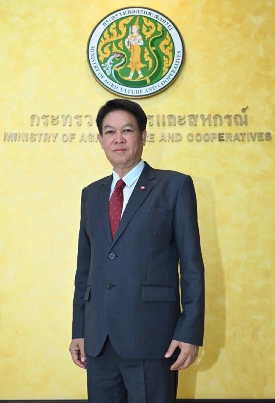 นายเอกภาพ พลซื่อ โฆษกกระทรวงเกษตรและสหกรณ์