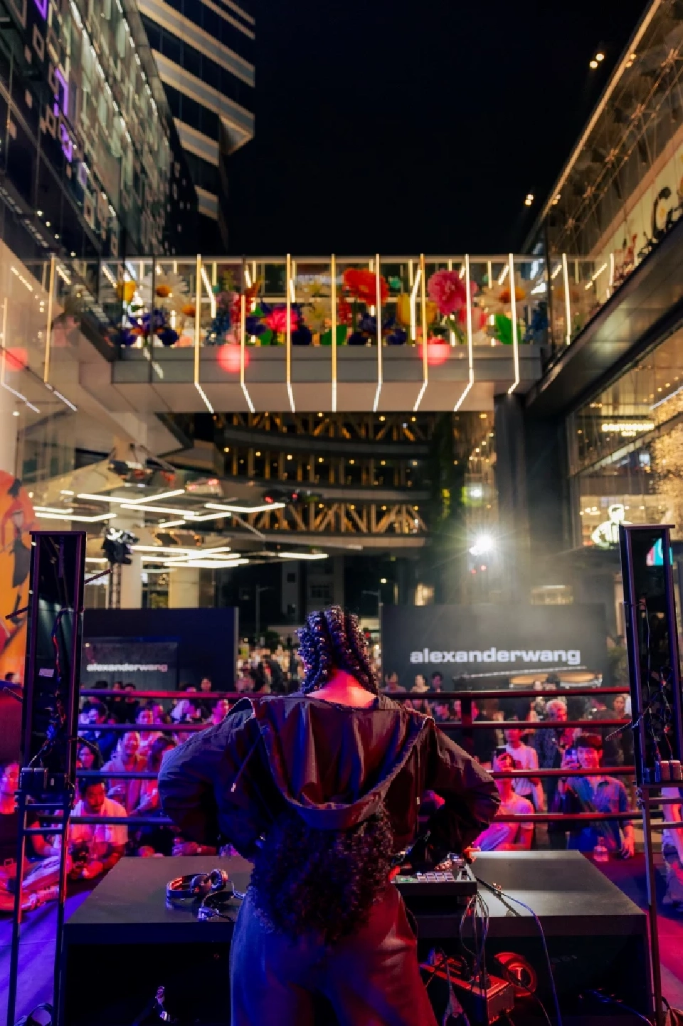 Alexander Wang ฉลองครบรอบ 20 ปี จัดสงกรานต์อย่างมีสไตล์