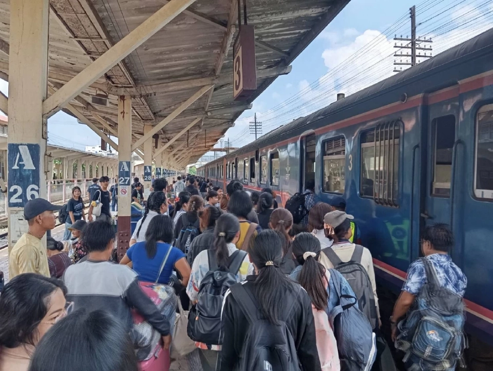 วันที่ 2 ช่วงหยุดยาวสงกรานต์ แห่ใช้บริการระบบราง 1.02 ล้านคน-เที่ยว