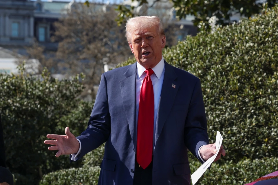 4 มหาเศรษฐีโลกสูญเสียความมั่งคั่ง 18 ล้านล้าน เซ่นสงครามภาษีทรัมป์