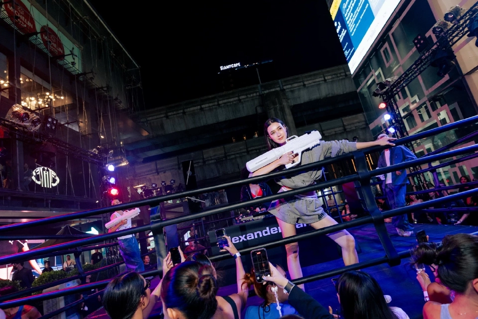 Alexander Wang ฉลองครบรอบ 20 ปี จัดสงกรานต์อย่างมีสไตล์