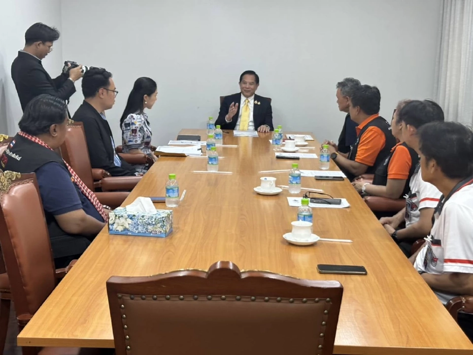 สรส.และสสรท.ยื่นนายกฯสอบคุณสมบัติบอร์ดปตท.หลังพบข้อสงสัย