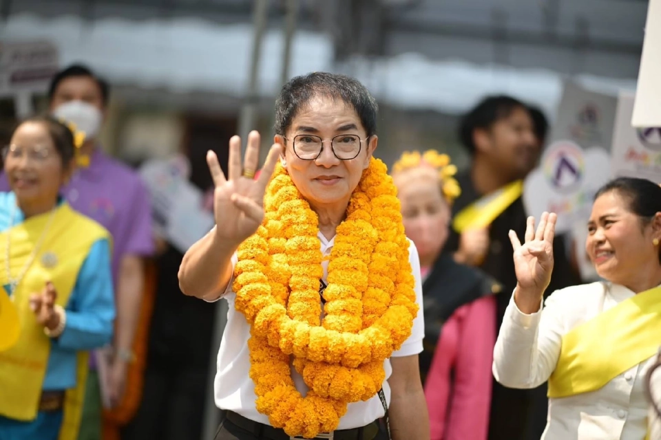 "มาดามหยก" นั่งหัวหน้าพรรคก้าวอิสระ อีกสมัย "ช่างผมพันล้าน" ขึ้นรองหัวหน้า